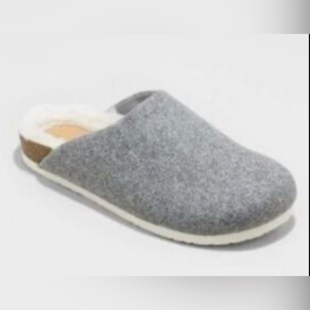 6/$20 Universal Thread Cozy Gray Slip-On Slipper 8 1/2 NWOT